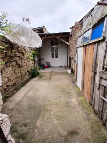 Həyət evləri və villaların satışı: Pirallahı qəs. 2 otaqlı, 25 kv. m, Orta təmir