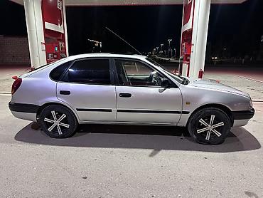 Toyota: Toyota Corolla: 1998 г., 1.3 л, Механика, Бензин, Хэтчбэк — 10