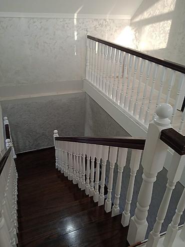 Деревянные лестницы: Деревянная лестница Для дома, Форма лестницы: Много-маршевая, Стиль: Классический — 13