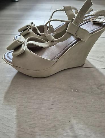 catwalk obuca iskustva: Ženska obuća – komplet raznovrsnih modela U ponudi je više pari — 2