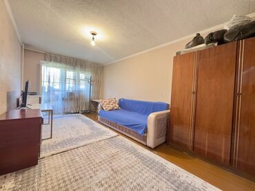 сдается квартира в частном доме: 1 комната, 32 м², Индивидуалка, 2 этаж, Старый ремонт