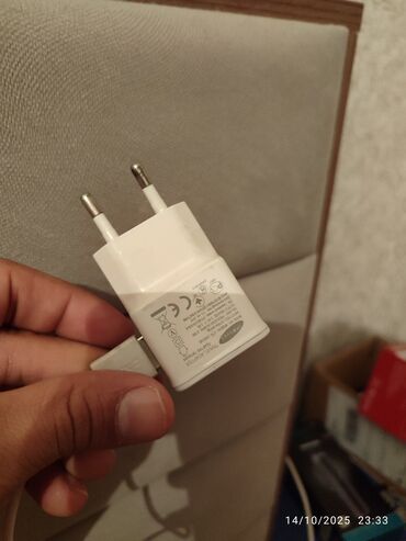 Şarj cihazları: Simsiz şarj cihazı Samsung, 10 Vt -da lalafo.az — 7 Şarj cihazları: Simsiz şarj cihazı Samsung, 10 Vt — 7