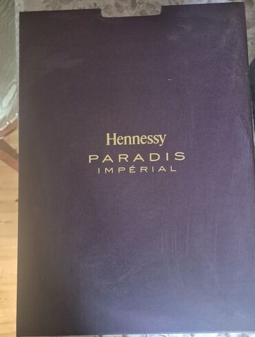 hədiyyələr: Hennessy paradis imperial ickisinin qutusu