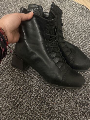 Botinka və botilyonlar: Ölçü: 38, İşlənmiş — 9