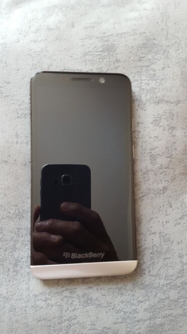 блек берри: Blackberry Z30, Б/у, 16 ГБ, цвет - Черный, 1 SIM