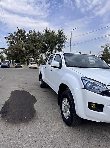 Продажа авто: Isuzu D-Max: 2020 г., 2.5 л, Механика, Дизель, Пикап — 2