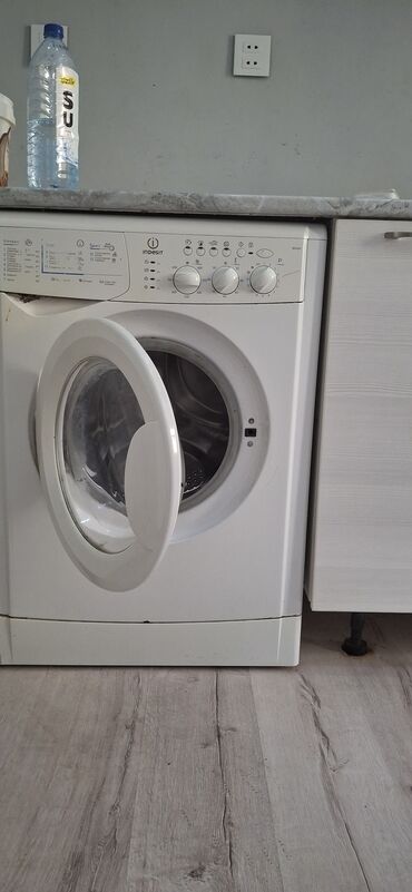 Информатика: Стиральная машина Indesit, 8 кг, Б/у, Автомат, Нет кредита, Самовывоз
