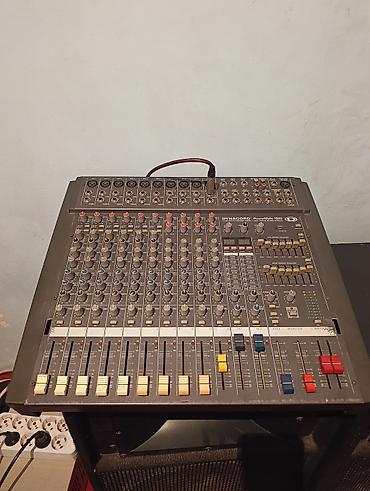 yamaha az: Dynacord PowerMate 1000 mikser və Yamaha səsgücləndirici akustik — 1