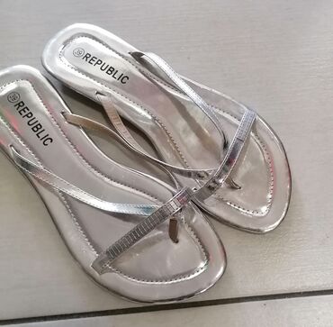 srebrne mokasine: Sandale, 39