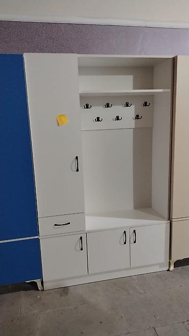 divarda kitab refi: Yeni, 1 qapı, Rəngli, Açılan, Düz dolab — 1