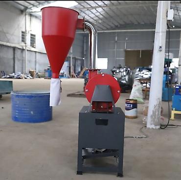 2 el traktör: Qarğıdalı,Yem,Arpa uyudən aparat. 1 saat/200-300 kg 0 faz/220 volt 3 — 4