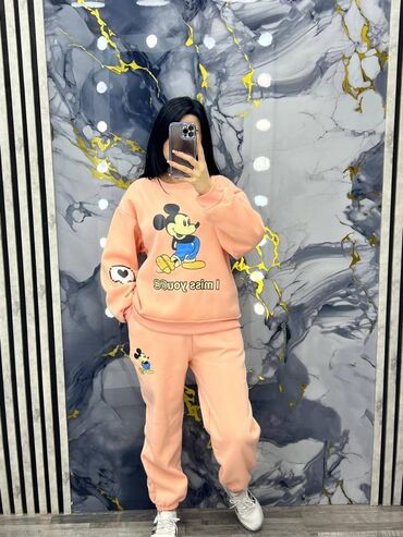 Dəstlər, kostyumlar: Paylaşılıan bütün geyimlər hər biri yenidir.İstəyən yazıb maraqlana — 8