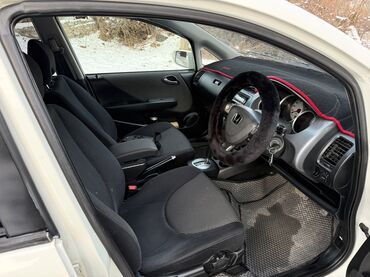 Honda: Honda Fit: 2003 г., 1.5 л, Вариатор, Бензин, Хэтчбэк — 7