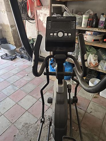 Спорт и отдых: LeFitness ellips velosipedi (orbitrek) Xüsusiyyətlər: - Ön volantlı — 2