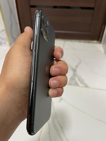 Apple iPhone: IPhone 11 Pro, Б/у, 64 ГБ, Чехол, 81 % — 5
