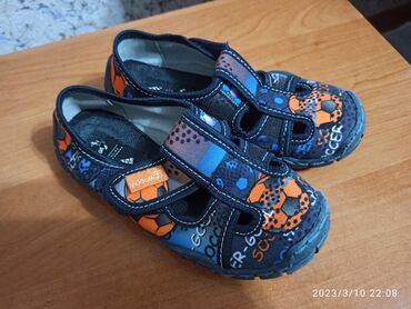 чешка обувь: Продаём детские чешки в очень хорошем состояние размер 30#