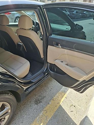 perodok: Hyundai Elantra: 2 l | 2017 il Sedan — 8