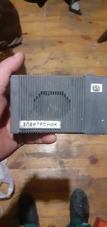 Sovet istehsalı “Электроник” (Elektronik) yazılı köhnə