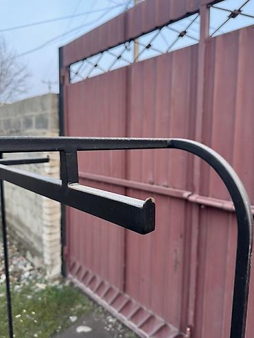 Кронштейны, стойки: Кронштейн для одежды металлический at lalafo.kg — 4 Кронштейны, стойки: Кронштейн для одежды металлический — 4