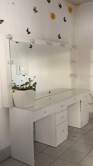 Digər mebel: Gözəllik salonları üçün mebel.Qiyməti 350azn.watçapada yaza — 2