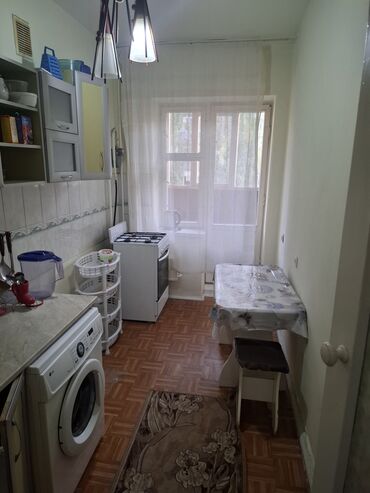 квартира пригороде: 1 бөлмө, 35 кв. м, Жеке план, 3 кабат, Эски ремонт