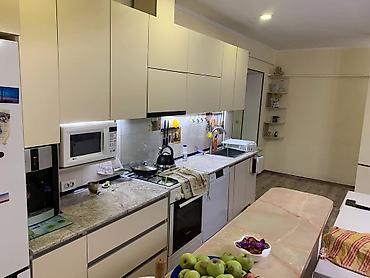 район азия молл: 6 комнат, 140 м², 4 соток, Бишкек, Собственник — 9