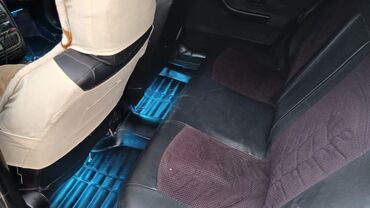 Iran Khodro: Samand sedan – benzinli, ön ötürücülü. Gümüşü rəng.nömrə nişanı — 4