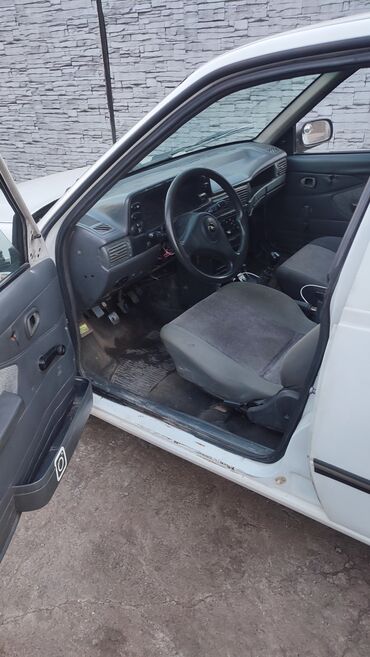 Daewoo: Daewoo Nexia: 1997 г., Механика, Седан — 1