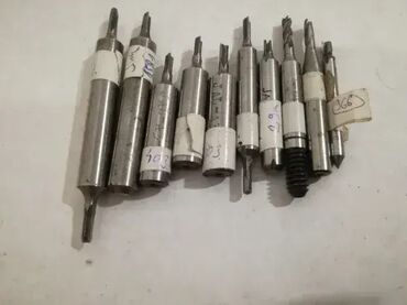 Ostali uređaji: Glodalo, 2,5mm, 3mm, 3,5mm, 4mm, 5mm Cena je po komadu od 250din za — 5