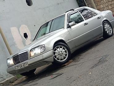 motor 2.2 mercedes: Mercedes-Benz E 220: 2.2 l | 1993 il Sedan — 10