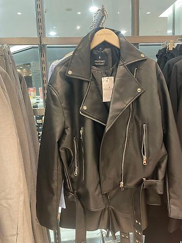 Bu kurtkanın jiletkası satılır yeni stradivarius brendi