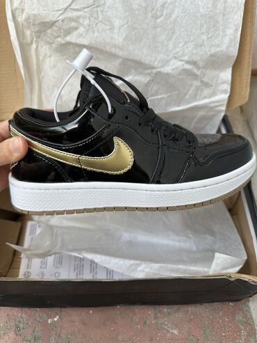 обувь женская большие размеры: Кроссовки, 35, Nike, Новый, цвет - Черный, Бесплатная доставка, Платная доставка