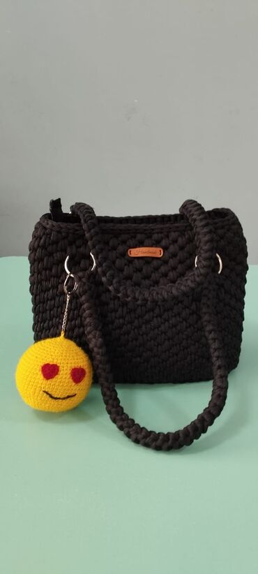 Çantalar: Toxunma çantalar,bütün çantalar hal hazırda əldədir 30 azn — 9