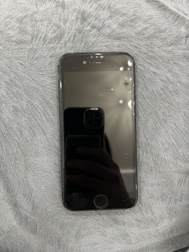Apple iPhone: IPhone 7, Б/у, 32 ГБ, Черный, Защитное стекло, Чехол, 100 %