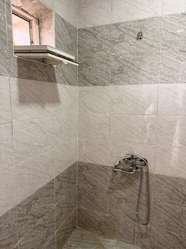 Uzunmüddətli kirayə evlər: 2 otaqlı həyət evi – mətbəx mebeli və kombi sistemi ilə Təsvir: - — 8