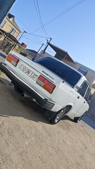 VAZ (LADA): Model: Lada 2107 Kuzov: sedan, ağ rəng Yanacaq: benzin Ötürmə — 3