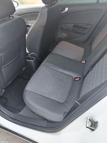 Opel: Opel Corsa hatchback – ağ rəng, 5 qapı.2013 il. Motor-1.4 — 8