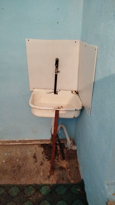 Долгосрочная аренда комнат: Сдаётся простое жилое помещение: две смежные комнаты в одноэтажном — 8