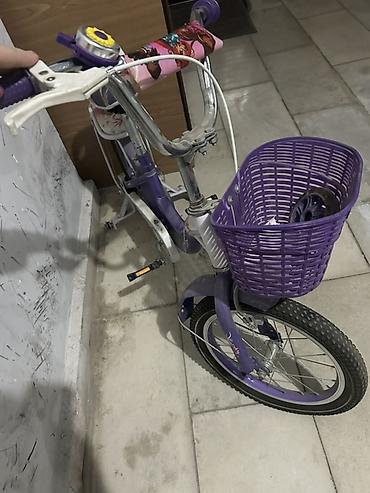 velosiped sepi: Uşaq velosipedi – bənövşəyi-ağ rəngli - Təkər ölçüsü: təxminən 16 — 3