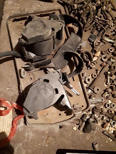 Другие автозапчасти: Запчасти на Е34 БМВ e34 bmw суппорта, abs, задняя правая ручка — 10