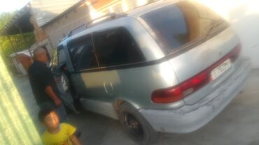 Toyota: Toyota Previa: 1992 г., 2.4 л, Механика, Бензин, Минивэн