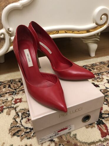 женские розовые туфли: Туфли, Размер: 37, цвет - Красный, Б/у
