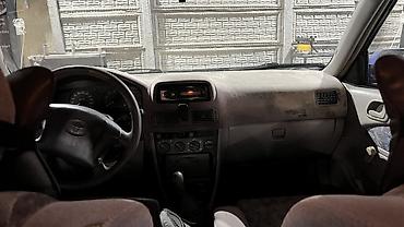стоп с4: Toyota Corolla: 1999 г., 1.6 л, Механика, Бензин, Хэтчбэк — 4