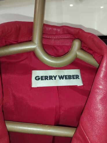 Демисезонные куртки: Продаю 1)осенне-весеннюю подросковую куртку 40-42размер.Синего — 21