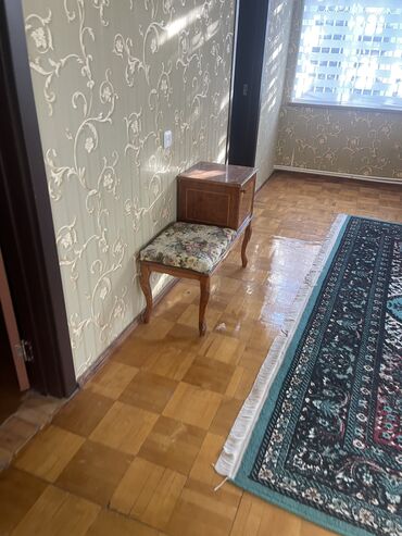 Столы и стулья: Dəhliz oturacağı