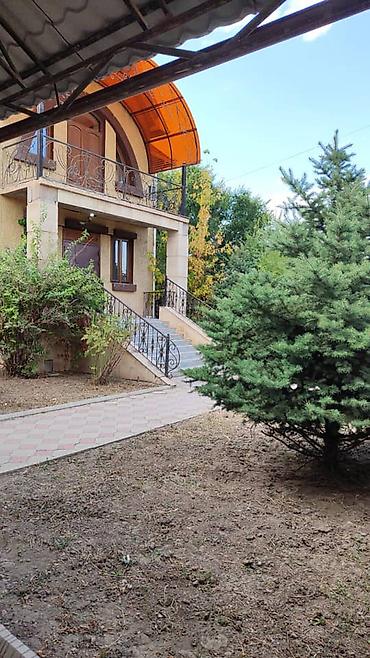 Долгосрочная аренда домов: 270 м², 6 комнат — 1