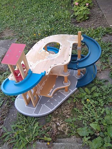 obuca pancevo: Dve nosiljke ža bebe + poklon u super stanju.Obe ža 8000 — 6