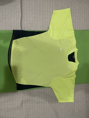 мужская футболка с рисунком: Мужская футболка, L (EU 40), Nike, Новый, цвет - Зеленый, Платная доставка