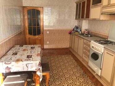 Uzunmüddətli kirayə mənzillər: Nizami rayonu,Xalqlar mtrosu,Serhedçinin yanında,3 otaqlı,təmirli — 4