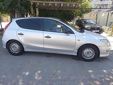 audi kupe: Hyundai i30 hatchback - Kuzov: 5 qapılı hatchback, gümüşü rəng - — 5